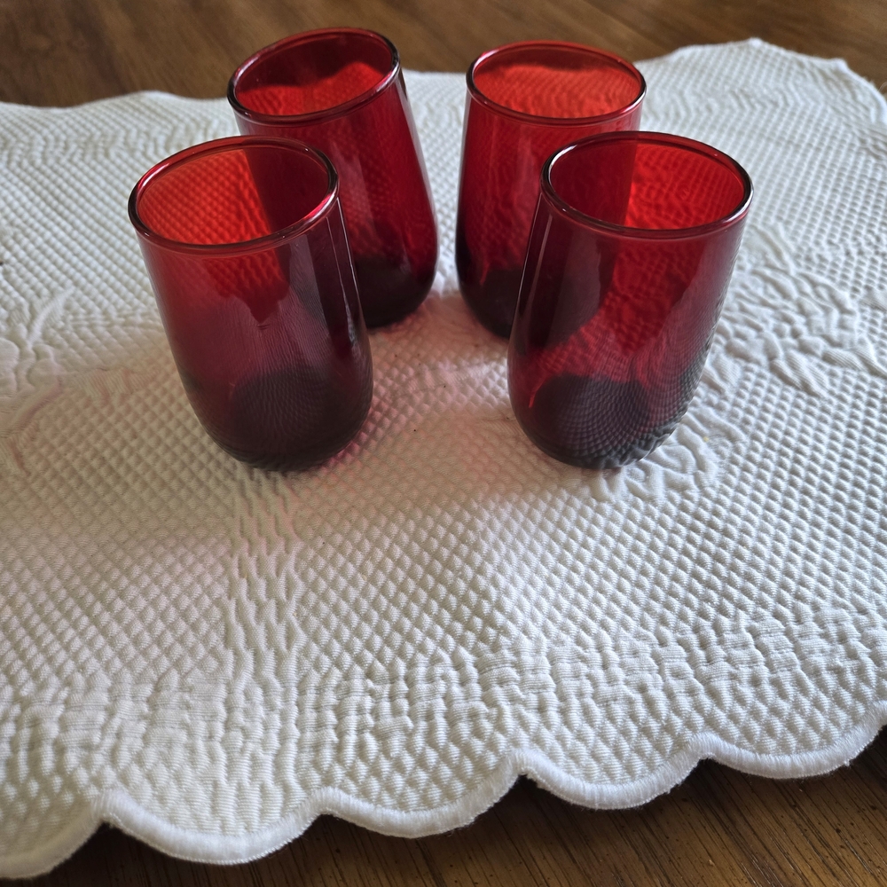 Elegant Red Glass Tumblers Set